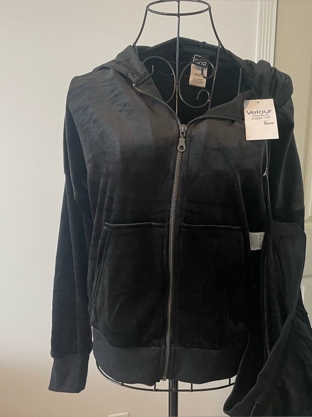 New Felina Black Velour Zip Hoodie Jacket and Pants Tracksuit NWT size Small